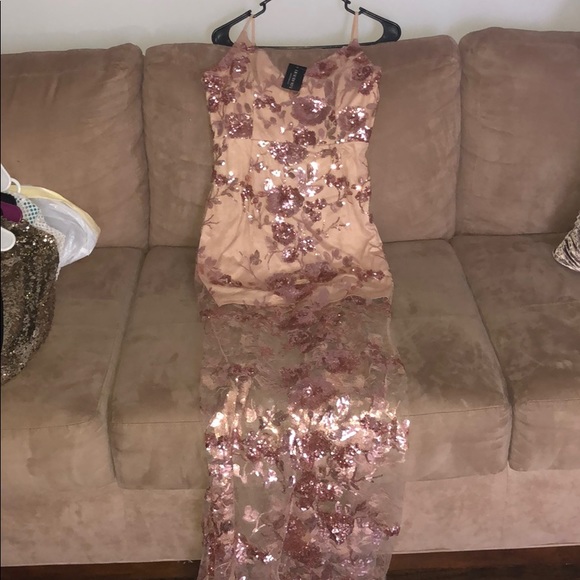 Fashion Nova Dresses & Skirts - Beautiful sequin dress